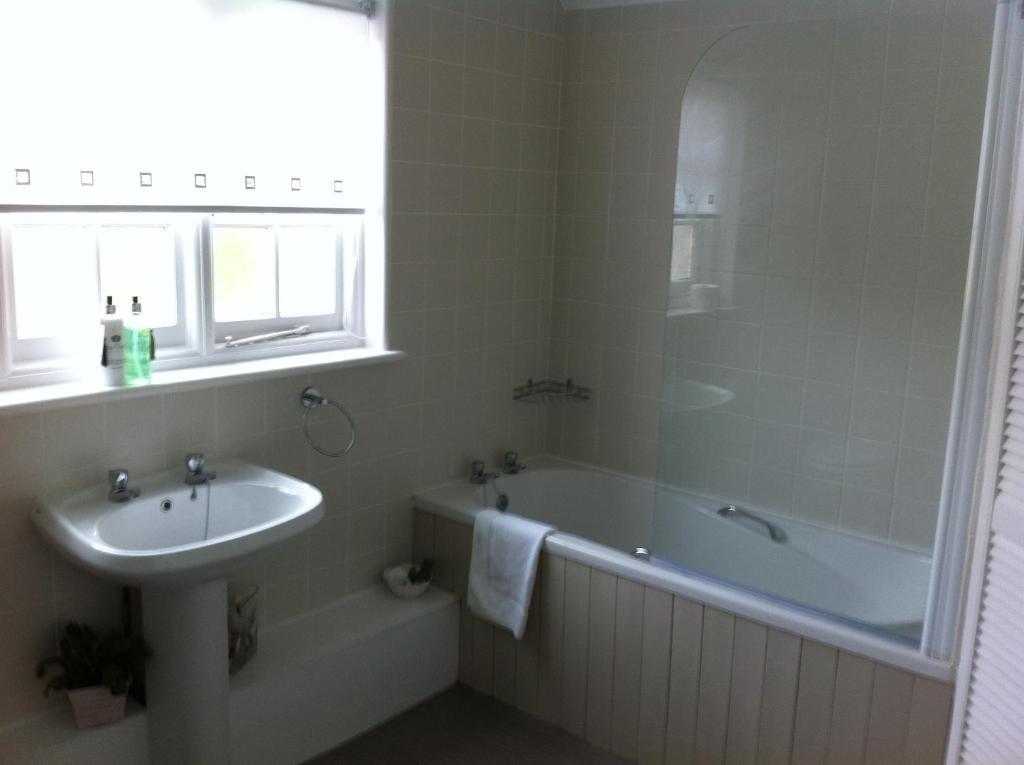 The Cricketers Inn Winchester Room photo